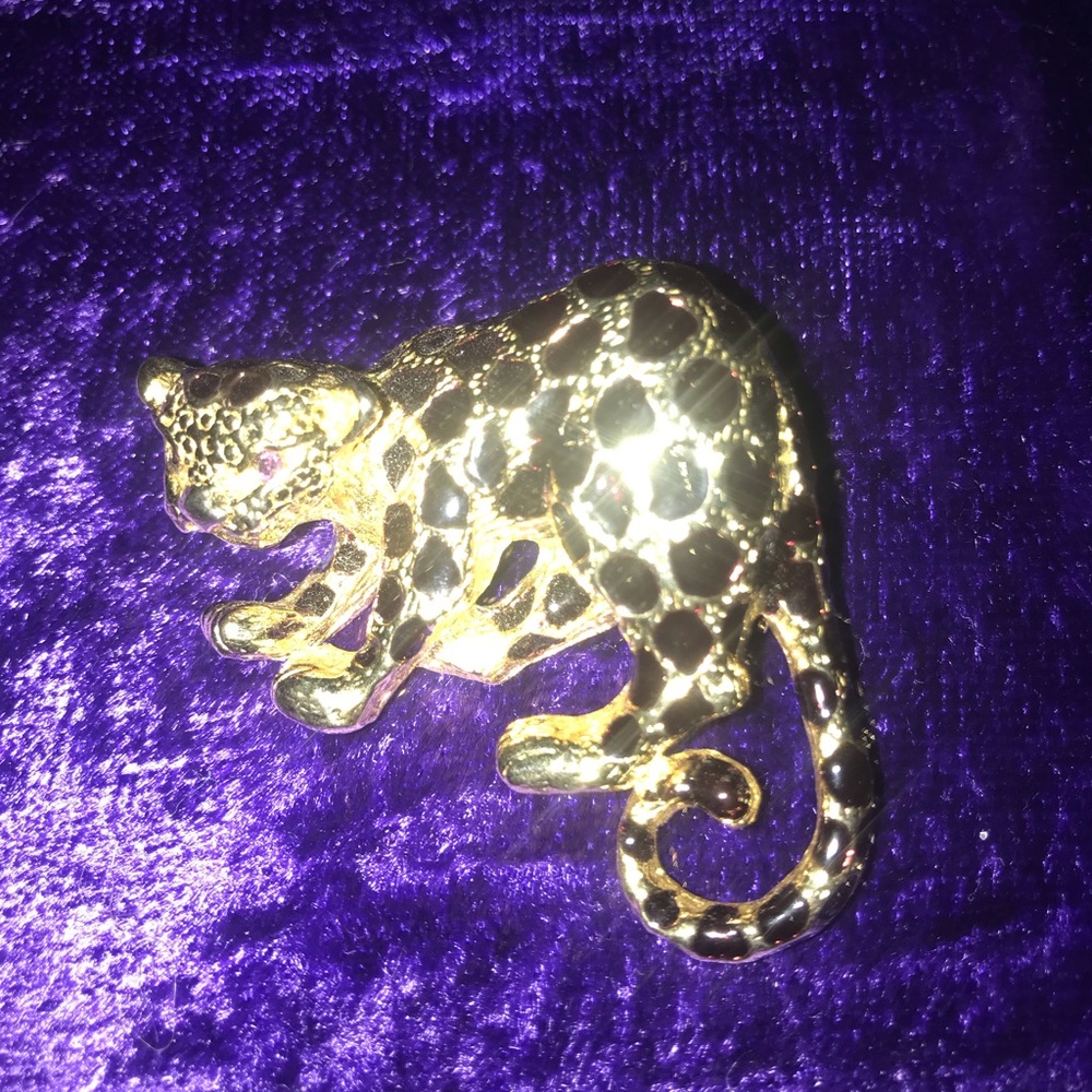 Park Lane Leopard Pin it Pendant